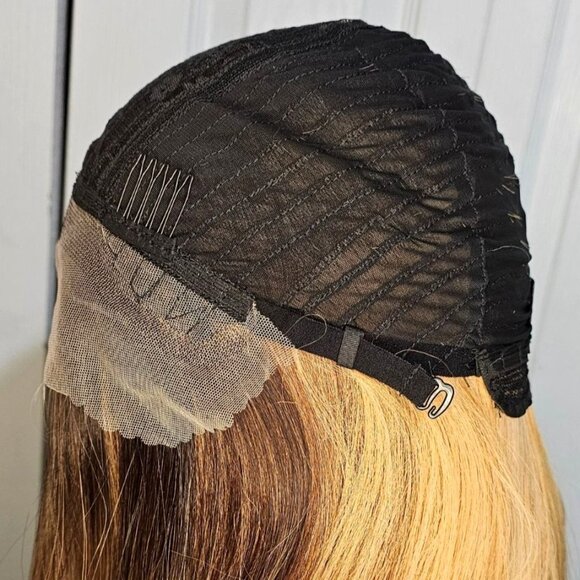 15 in Blunt Cut Bob Honey Blonde Synthetic Wig Highlights Ombre 13x4 HD Lace - Picture 8 of 8